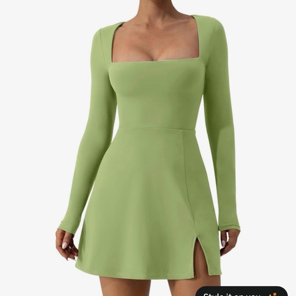 NWT Elegant Green Long Sleeve Dress